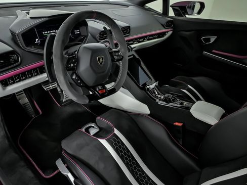 Used 2023 Lamborghini Huracan Tecnica image 21