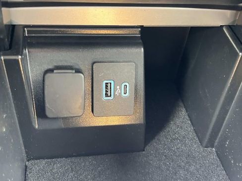 Certified 2023 Ford Explorer XLT w/ Equipment Group 202A image 30