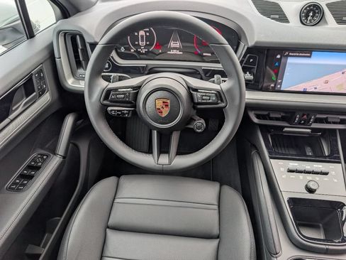 Certified 2026 Porsche Cayenne Coupe AWD/4WD image 19