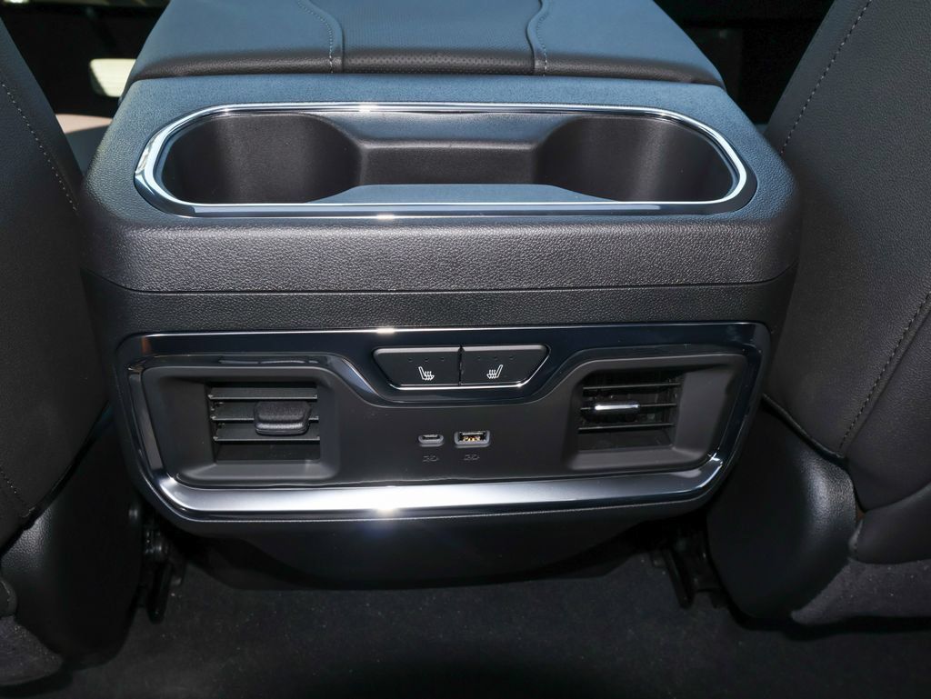New 2026 GMC Sierra 2500 SLT w/ SLT Premium Package AWD/4WD image 13
