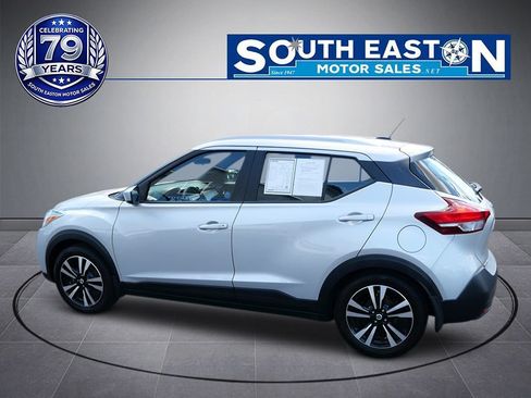 Used 2019 Nissan Kicks SV FWD image 8