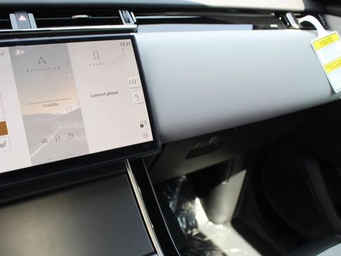New 2026 Land Rover Range Rover Velar S AWD/4WD image 12