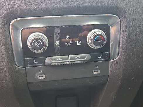 Used 2021 GMC Yukon Denali w/ Denali Premium Package AWD/4WD image 22