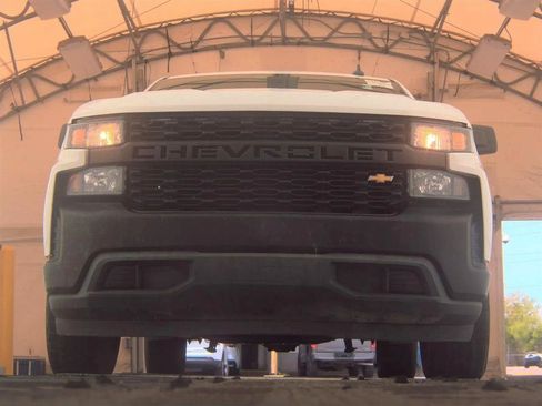Used 2019 Chevrolet Silverado 1500 W/T RWD image 3
