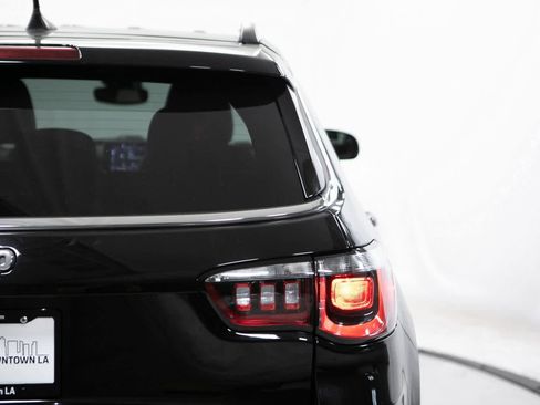 Used 2023 Jeep Compass Latitude image 32