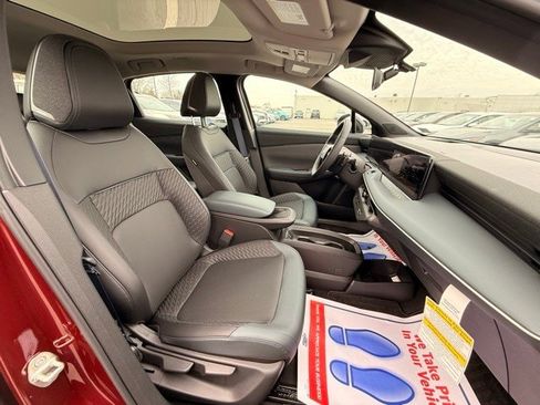 New 2026 Nissan Leaf Platinum+ w/ Cargo Package (Platinum+) image 18