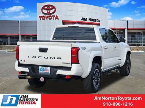 Used 2025 Toyota Tacoma TRD Sport image 6