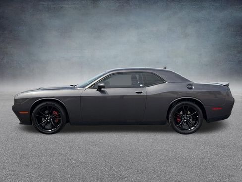 Used 2018 Dodge Challenger SXT Plus RWD image 7