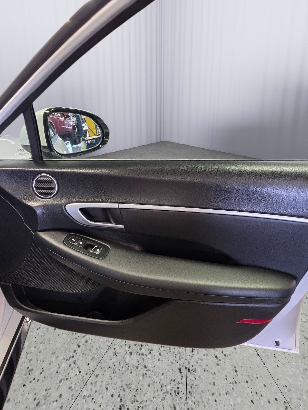Used 2025 Hyundai Sonata SEL FWD image 15