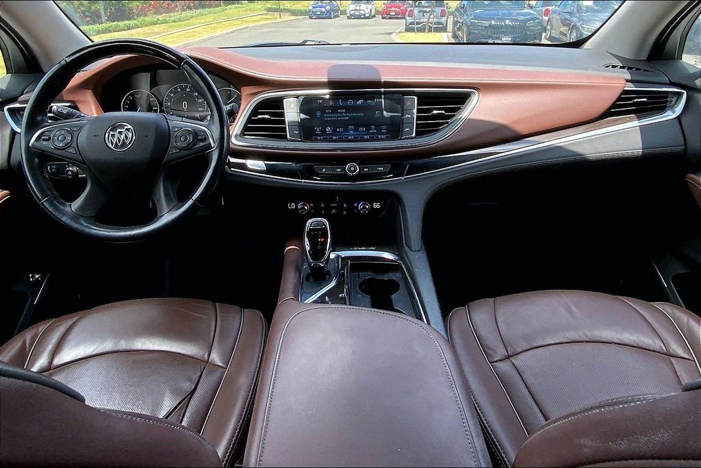 Used 2018 Buick Enclave Avenir w/ Avenir Technology Package FWD image 12
