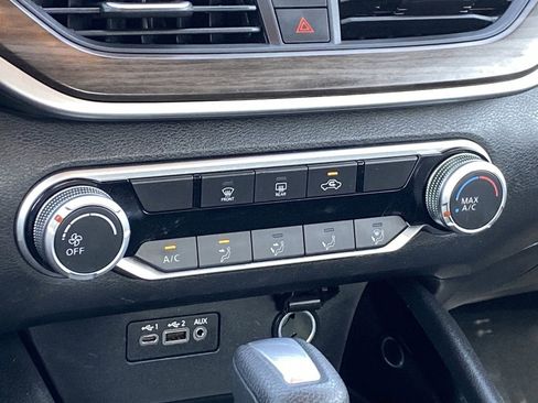 Certified 2024 Nissan Altima 2.5 SV FWD image 19