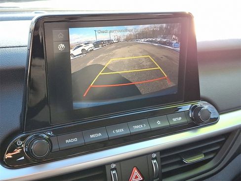 Used 2024 Kia Forte LXS w/ LXS Technology Package image 18