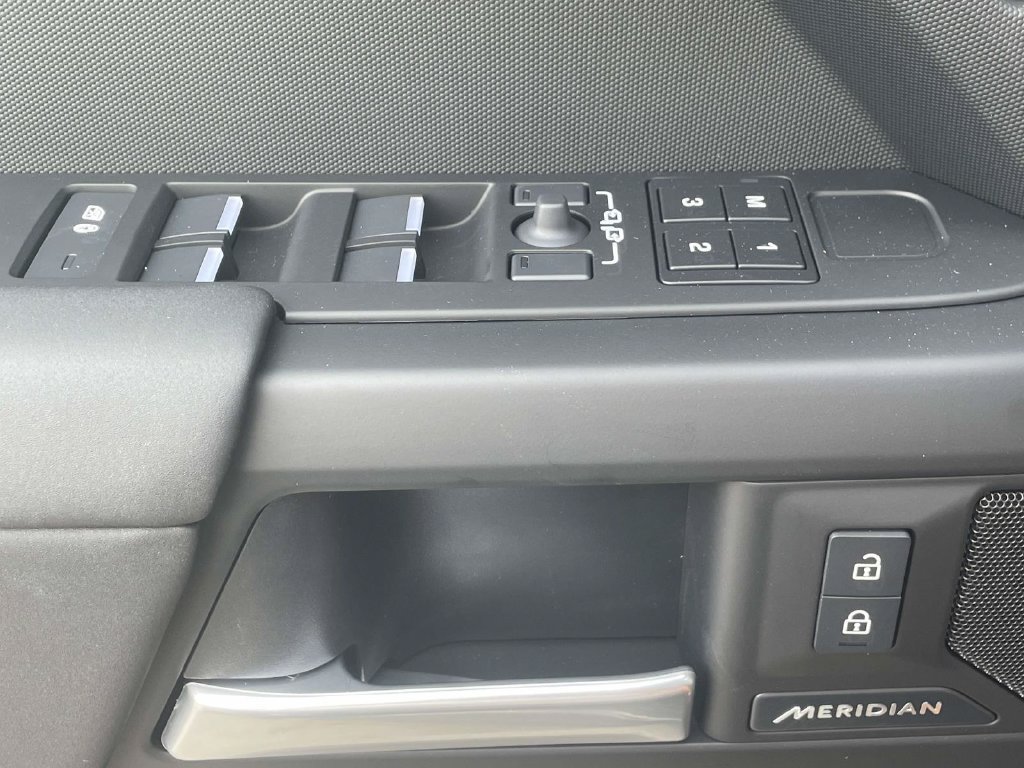 New 2026 Land Rover Defender 110 S AWD/4WD image 33