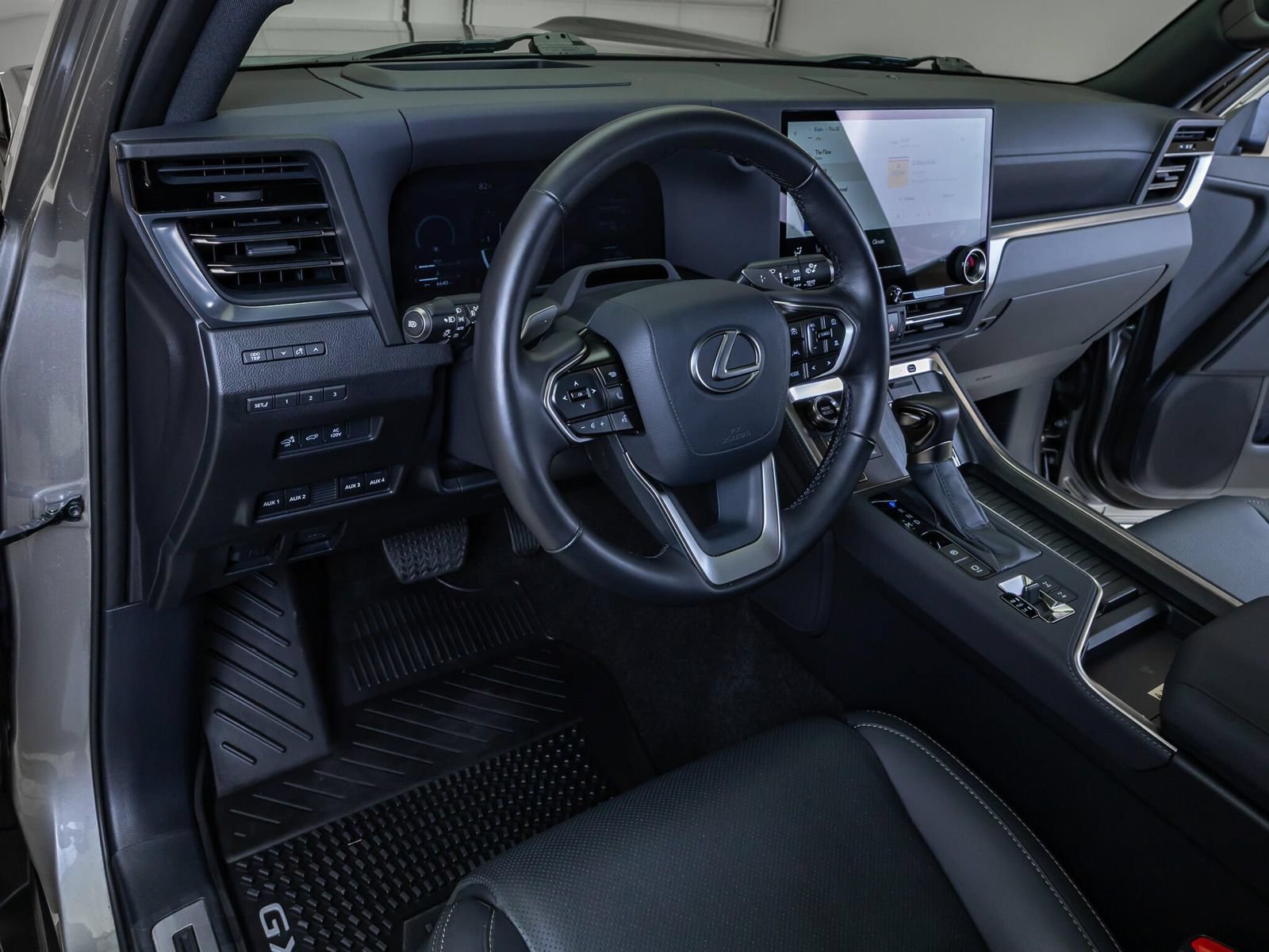 Used 2026 Lexus GX 550 AWD/4WD image 15