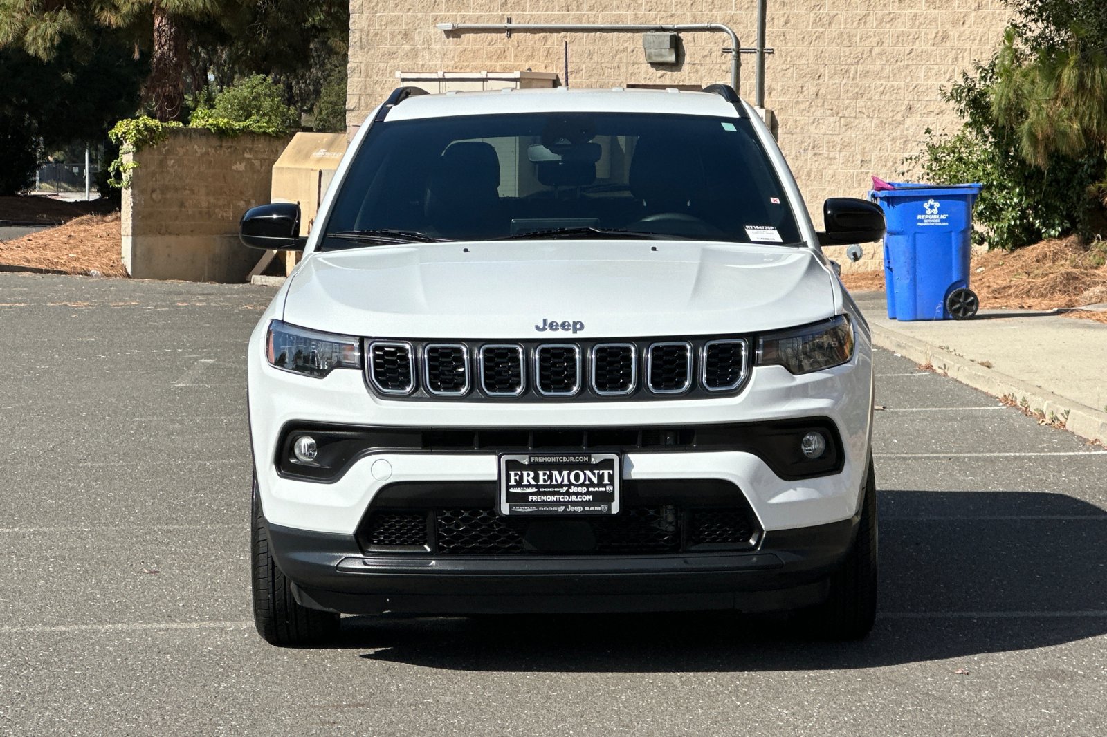 Used 2024 Jeep Compass Latitude AWD/4WD image 8