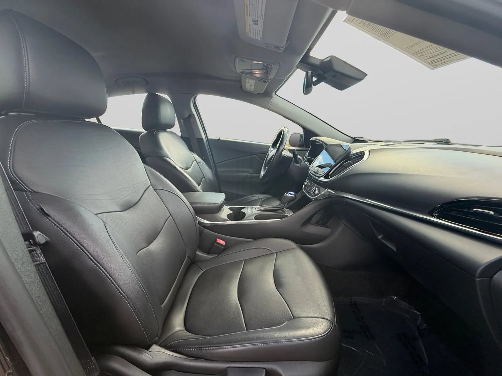 Used 2016 Chevrolet Volt Premier w/ Driver Confidence Package FWD image 33