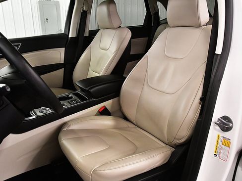 Used 2022 Ford Edge Titanium image 26