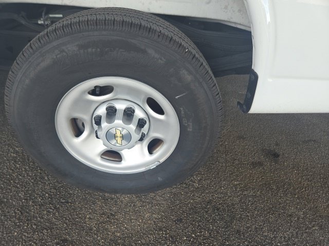Used 2025 Chevrolet Express 2500 w/ Driver Convenience Package RWD image 7