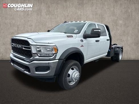 New 2024 RAM 5500 Tradesman w/ Chrome Appearance Group image 3