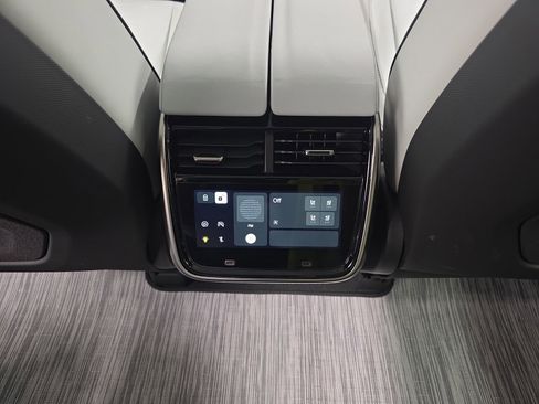 Used 2025 Rivian R1S Adventure AWD/4WD image 30