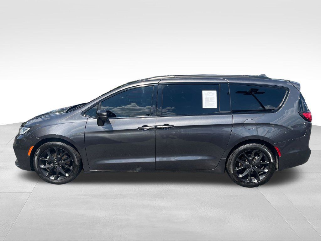 Used 2022 Chrysler Pacifica Limited w/ S Appearance Package FWD image 5
