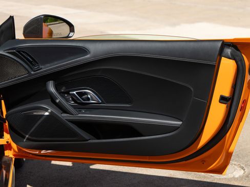 Used 2018 Audi R8 V10 plus image 38