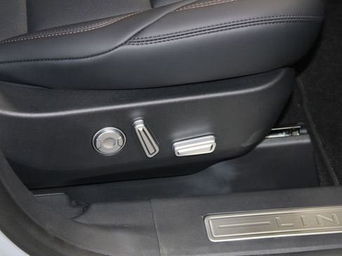 New 2026 Lincoln Nautilus Premier image 27