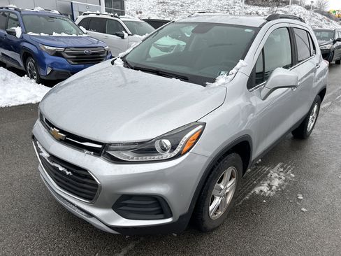 Used 2019 Chevrolet Trax LT w/ LT Convenience Package image 18