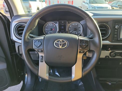 Used 2017 Toyota Tacoma SR5 image 21