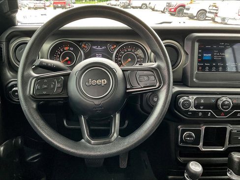 Used 2023 Jeep Wrangler Willys image 5