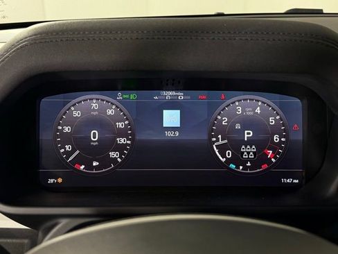 Used 2020 Land Rover Defender 110 SE image 25