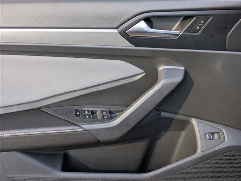 New 2025 Volkswagen Jetta SE FWD image 16
