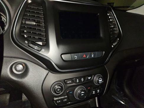 Used 2021 Jeep Cherokee Latitude Lux image 22