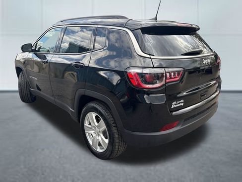 Used 2022 Jeep Compass Latitude w/ Convenience Group AWD/4WD image 2