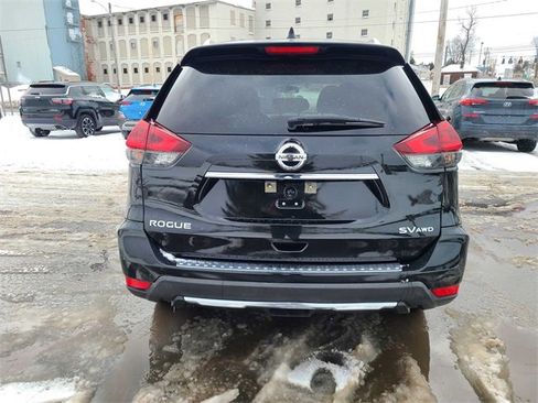 Used 2018 Nissan Rogue SV image 6