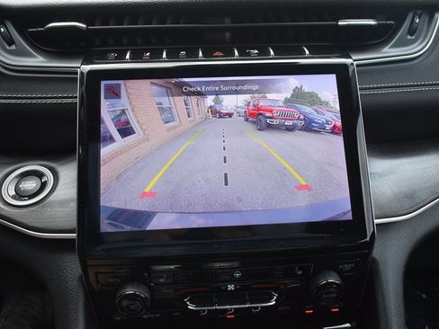 Used 2022 Jeep Grand Cherokee L Limited AWD/4WD image 20