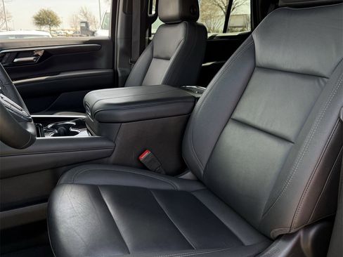 Certified 2025 Chevrolet Tahoe LT image 19