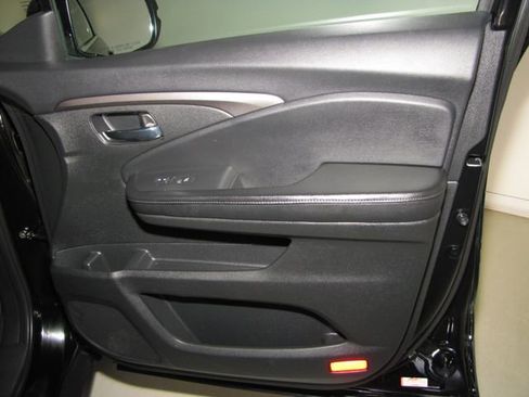 Certified 2018 Honda Pilot EX-L image 23