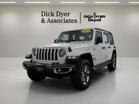 Used 2019 Jeep Wrangler Unlimited Sahara w/ Safety Group image 4