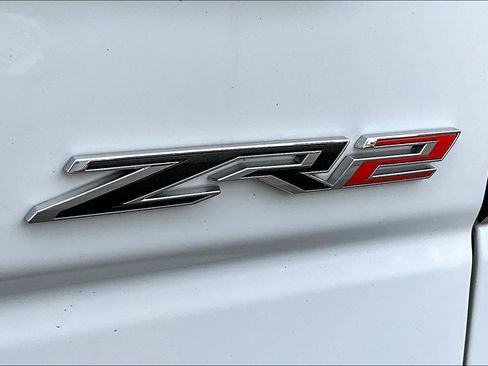 Used 2024 Chevrolet Silverado 1500 ZR2 w/ Technology Package AWD/4WD image 16