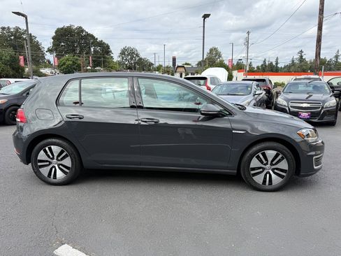 Used 2019 Volkswagen e-Golf SE w/ Driver Assistance Package image 7
