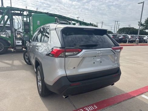 Used 2024 Toyota RAV4 XLE w/ Convenience Package FWD image 4