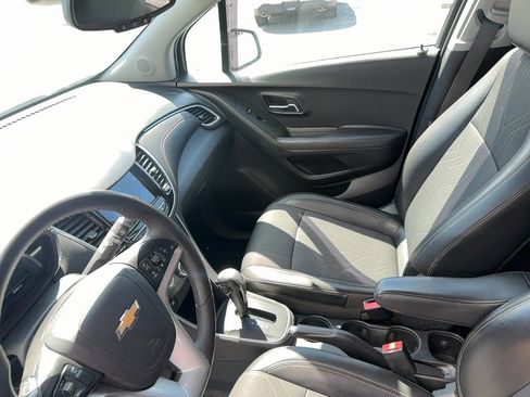 Used 2019 Chevrolet Trax LT w/ LT Convenience Package AWD/4WD image 15