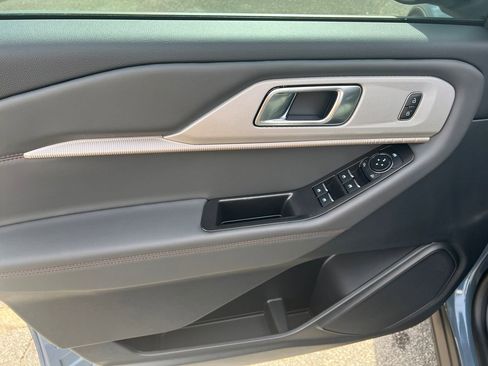New 2026 Ford Explorer Active w/ Active Comfort Package image 34