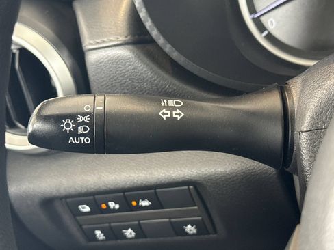 Used 2020 Nissan Versa S FWD image 36
