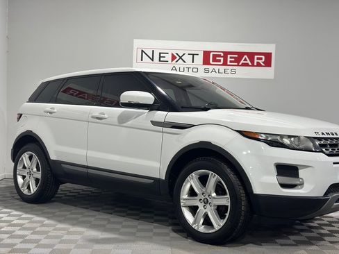 Used 2013 Land Rover Range Rover Evoque Pure w/ Climate Comfort Pkg image 2
