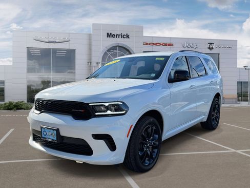 Used 2025 Dodge Durango GT w/ Blacktop Package AWD/4WD image 4