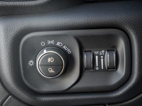 New 2026 RAM 1500 4x4 Crew Cab image 44