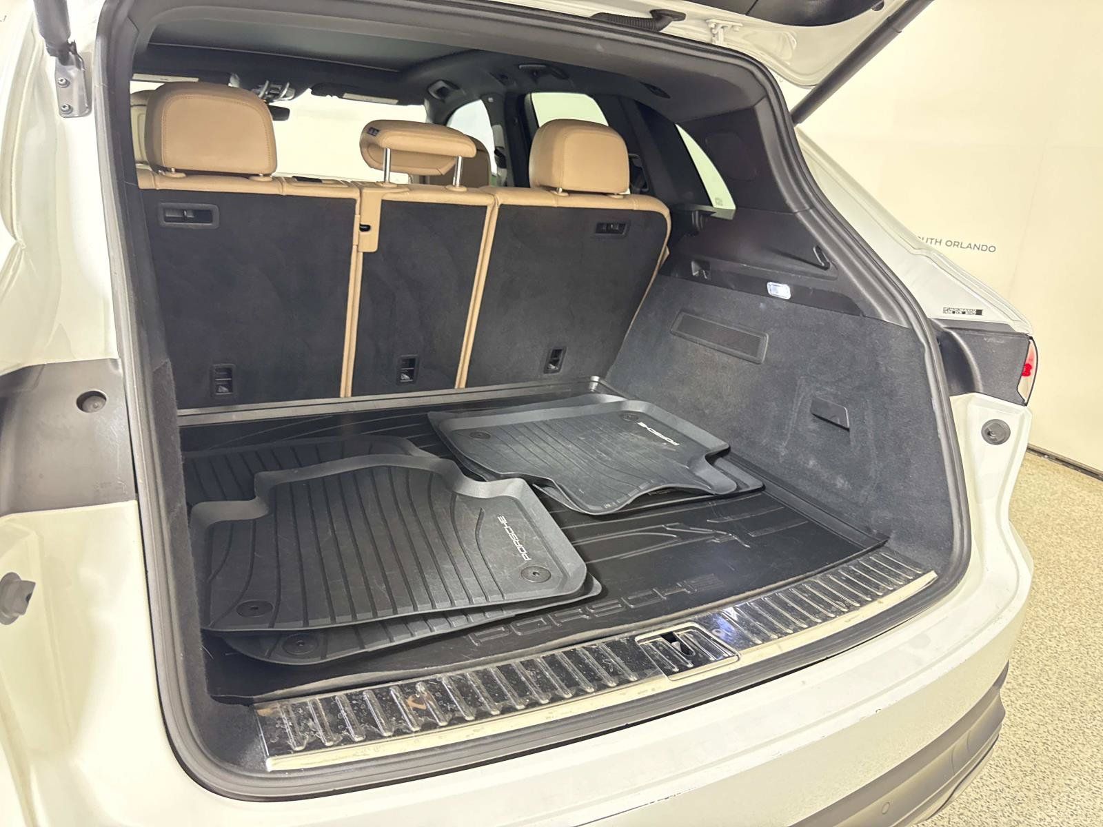 Used 2021 Porsche Cayenne AWD/4WD image 10