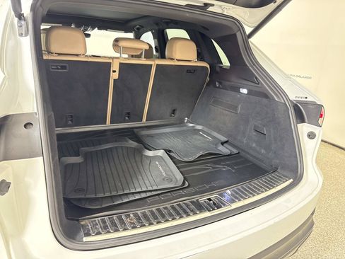 Used 2021 Porsche Cayenne AWD/4WD image 10